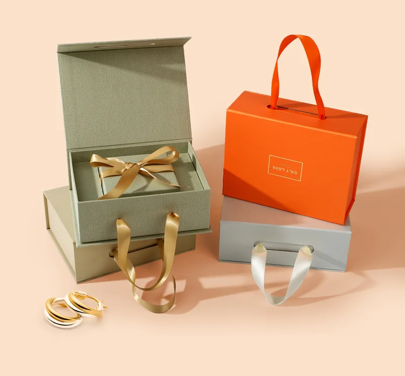 The GILT LUXE "Lovely" Collection Luxury Jewelry Boxes