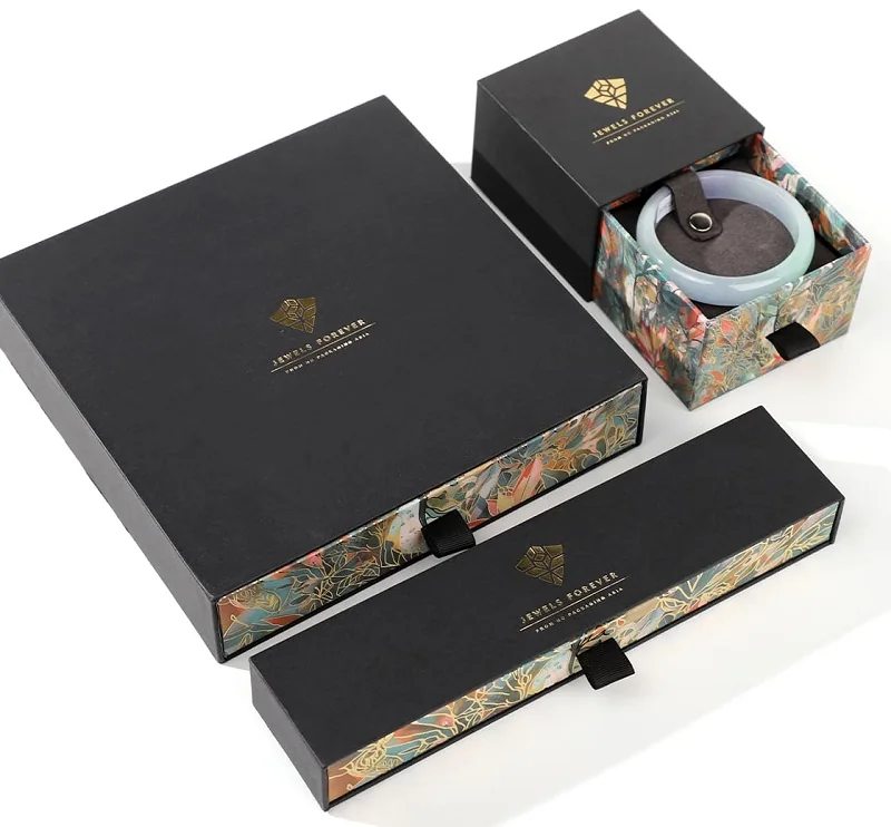 Jewelry presentation boxes and packaging details