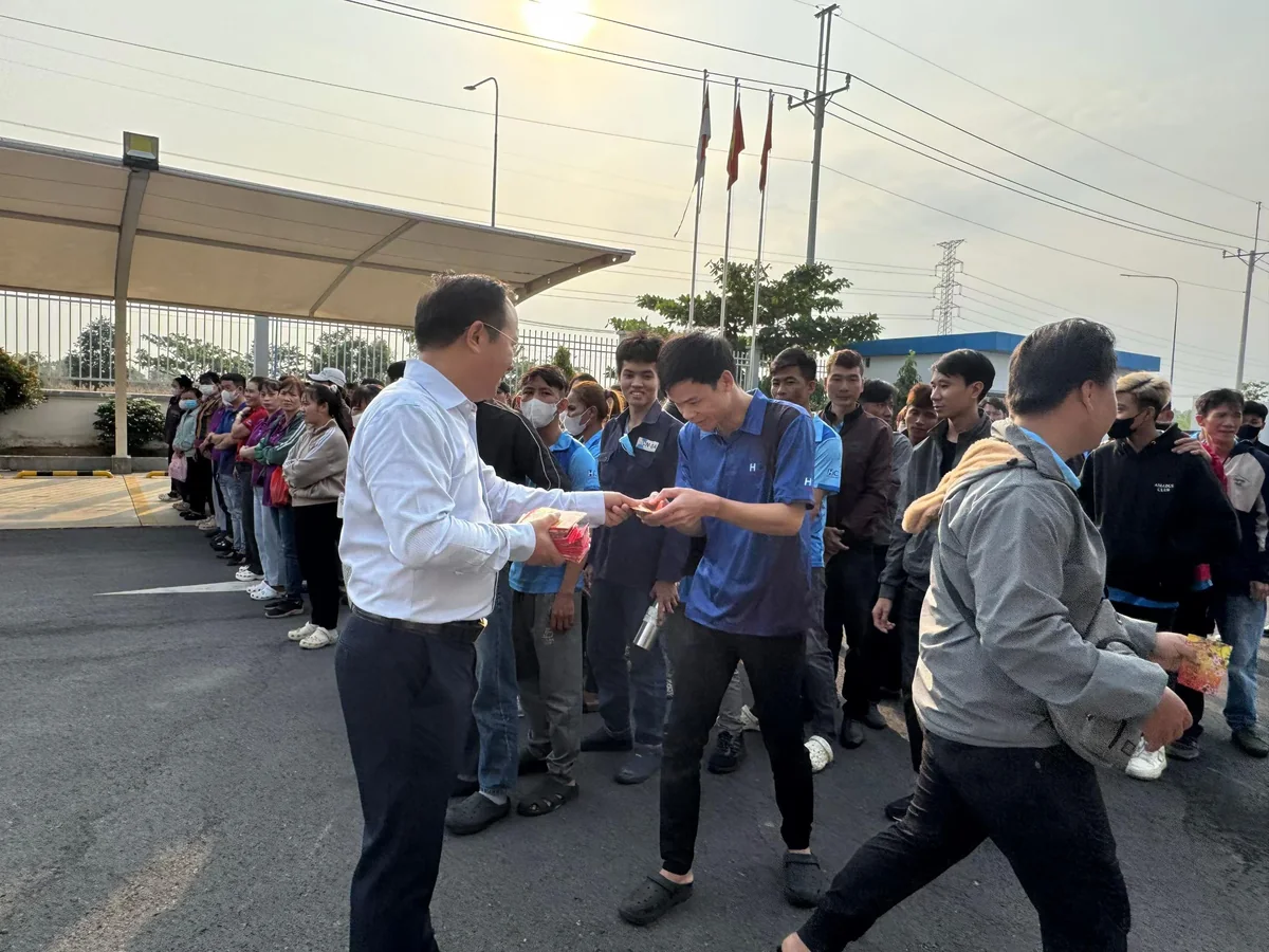Historical company gathering photograph