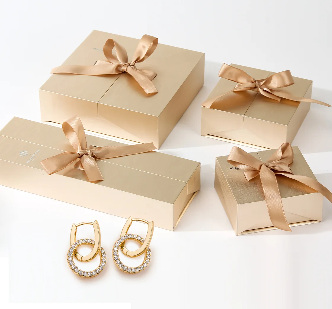 Jewelry presentation boxes and packaging details