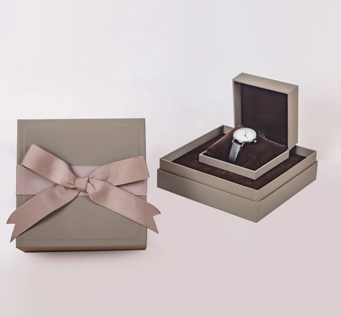 Jewelry presentation boxes and packaging details