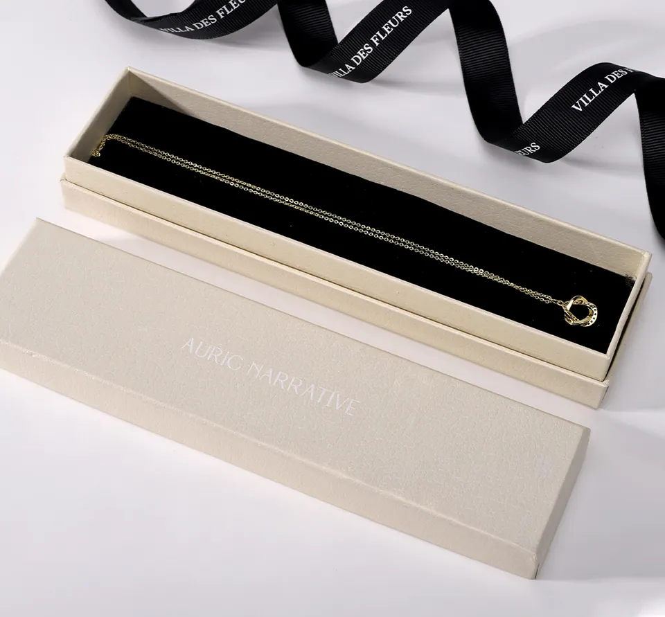 Cream Necklace Jewelry Box — product view 1