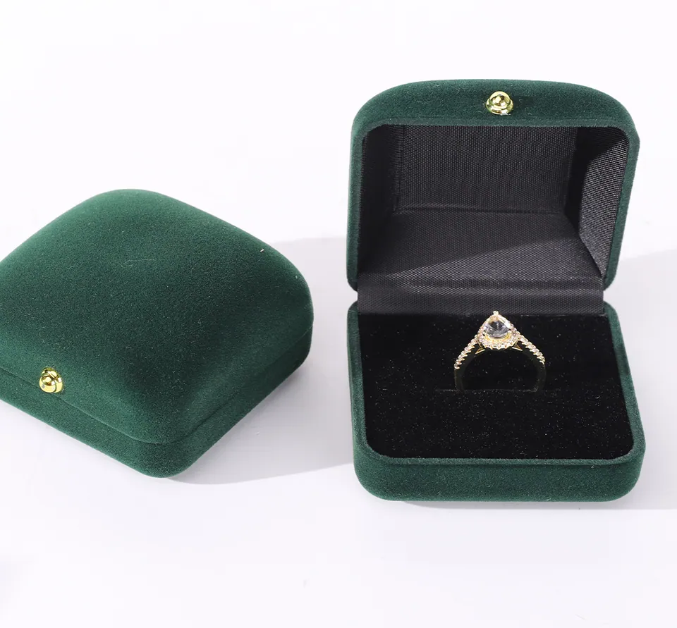 Velvet Gem Ring Box — product view 1