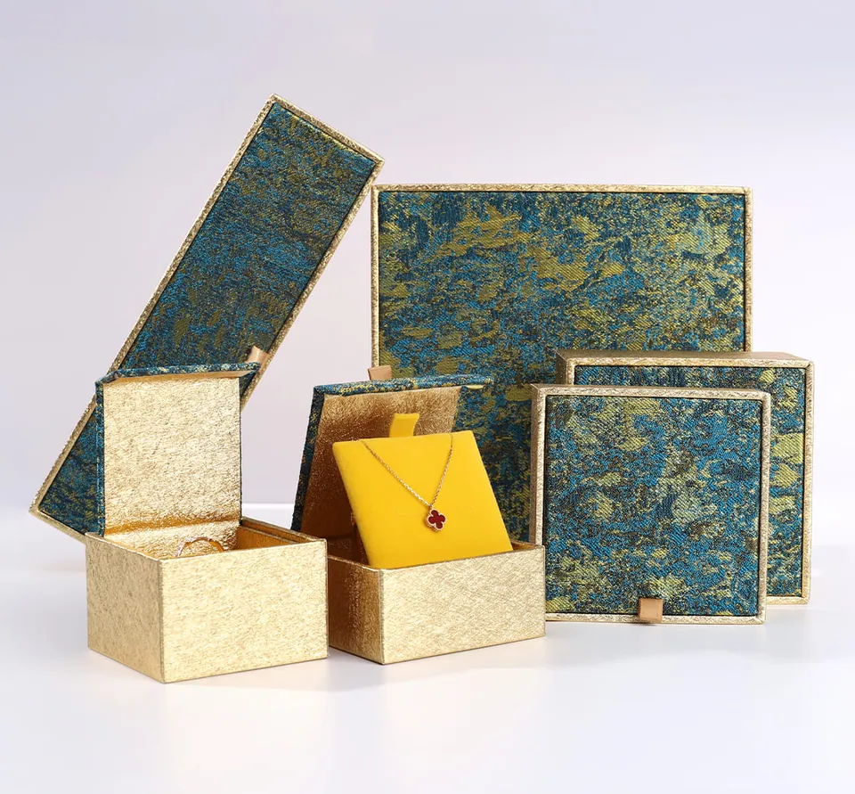 Gilt brocade jewelry box — product view 1