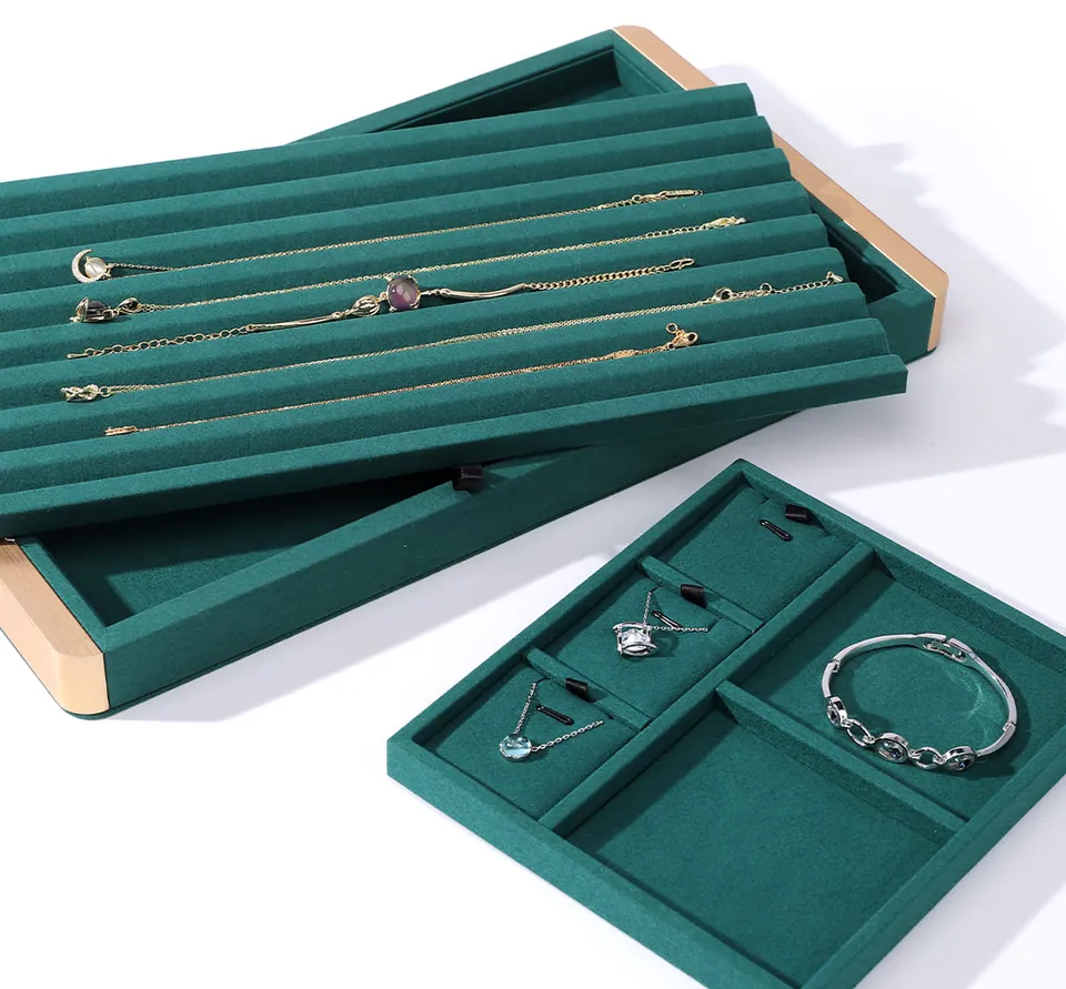 Green texture jewelry display — product view 1