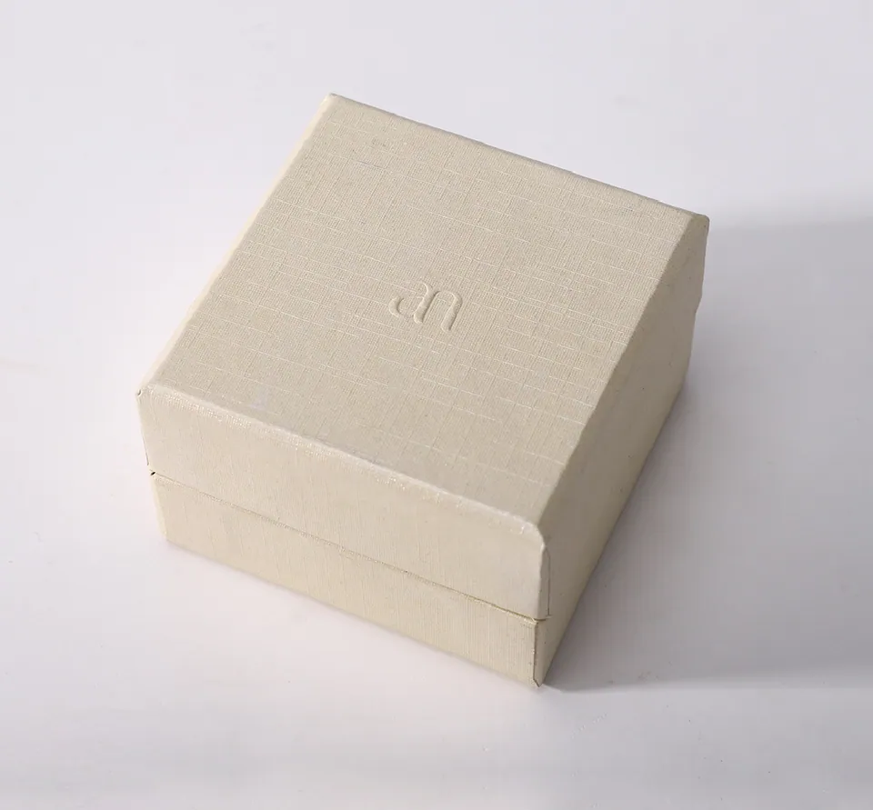Small Bracelet Jewelry Box — product view 1